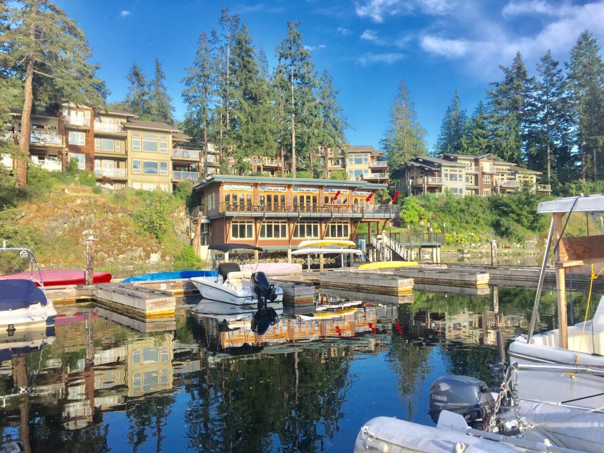 Painted Boat Resort Spa And Marina Madeira Park エクステリア 写真