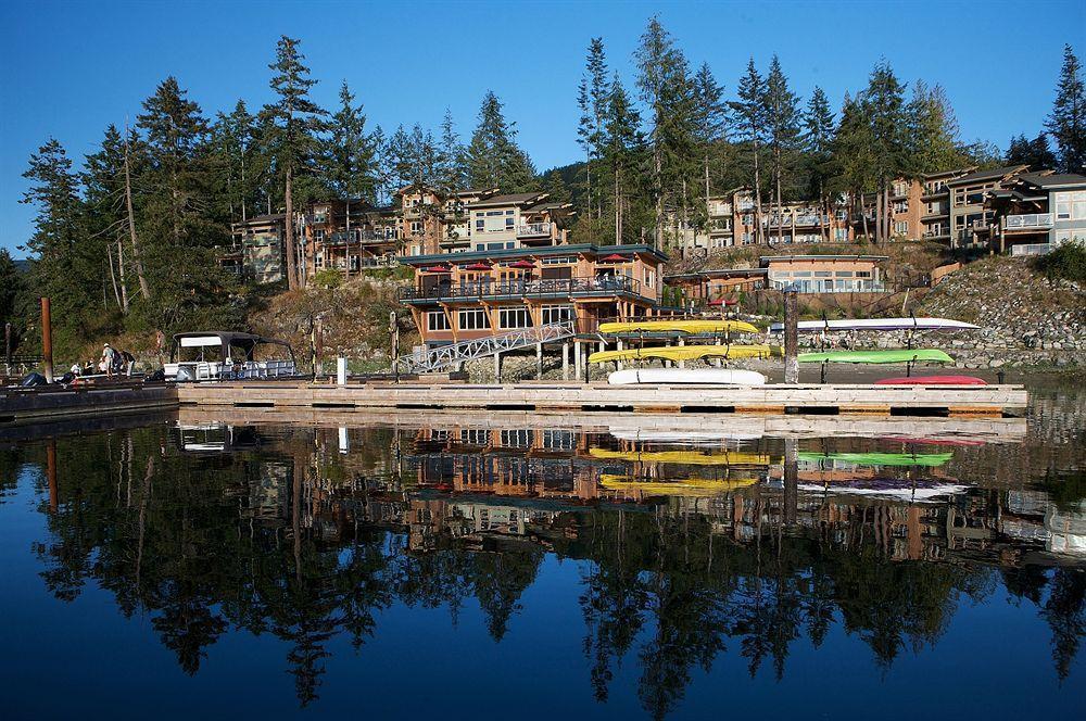 Painted Boat Resort Spa And Marina Madeira Park エクステリア 写真