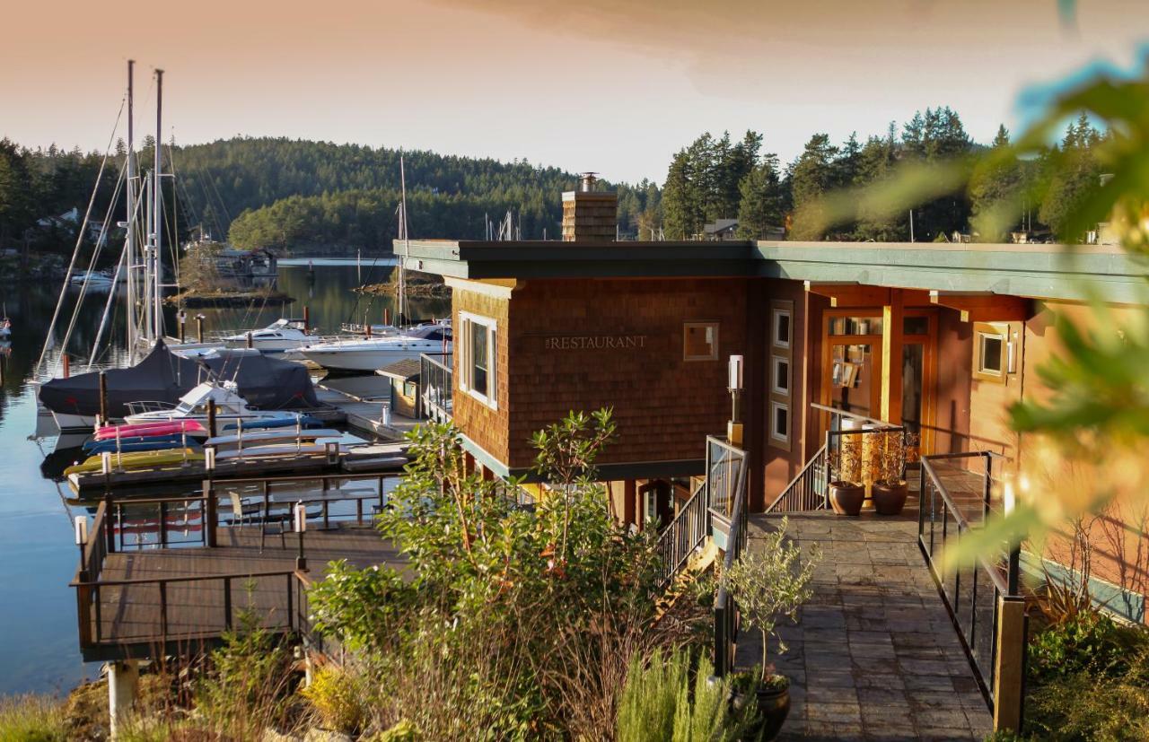 Painted Boat Resort Spa And Marina Madeira Park エクステリア 写真