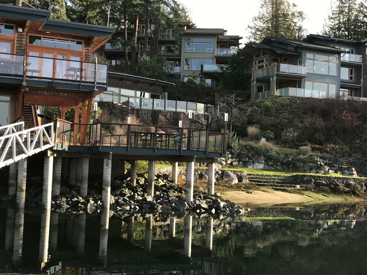 Painted Boat Resort Spa And Marina Madeira Park エクステリア 写真